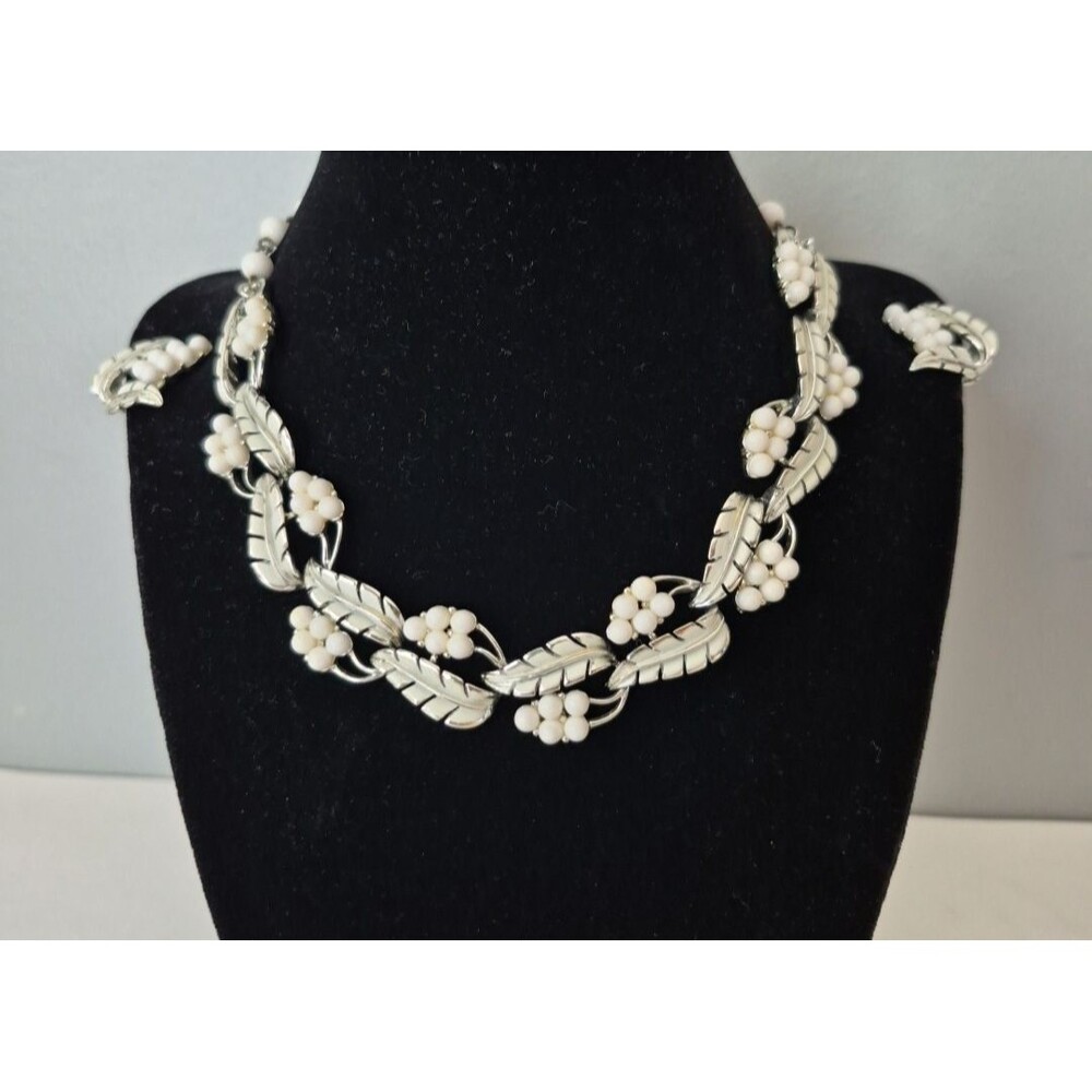 Coro Vintage 1957 White Silver Feather Fern Necklace Choker and Clip Earring Set